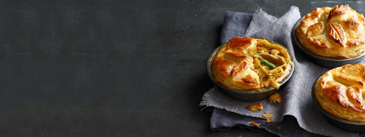 1134419972 pies with puff pastry